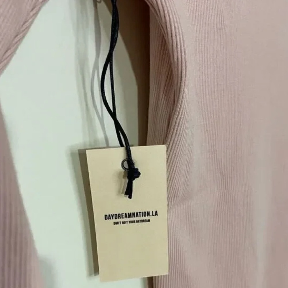 NWT Daydream Nation Make Art Fashion Top in Rose Size L - Picture 4 of 8